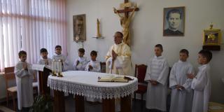 Svätá omša novokňaza v našej školskej kaplnke