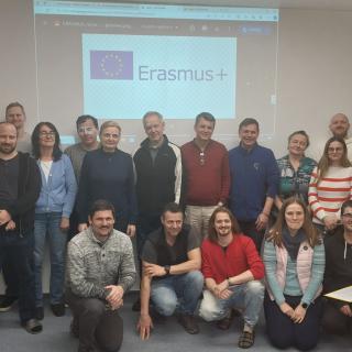 ERASMUS+ Kto čo dostal, dáva ďalej